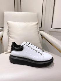 Alexander McQueen Oversized Black Sole (W)