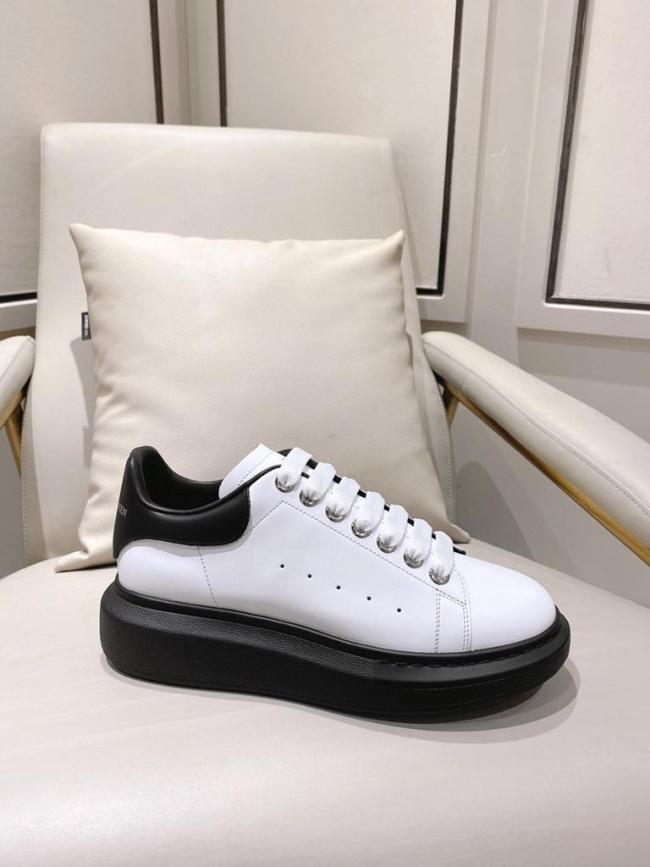 Alexander McQueen Oversized Black Sole (W)