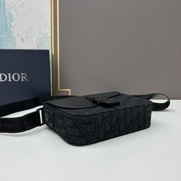 DIOR Grained Calfskin Saddle Bag, Messenger Bag, Crossbody Bag, Shoulder Bag Men's Black 1ADPO049YKS-H00N size 23*6*17.5 cm