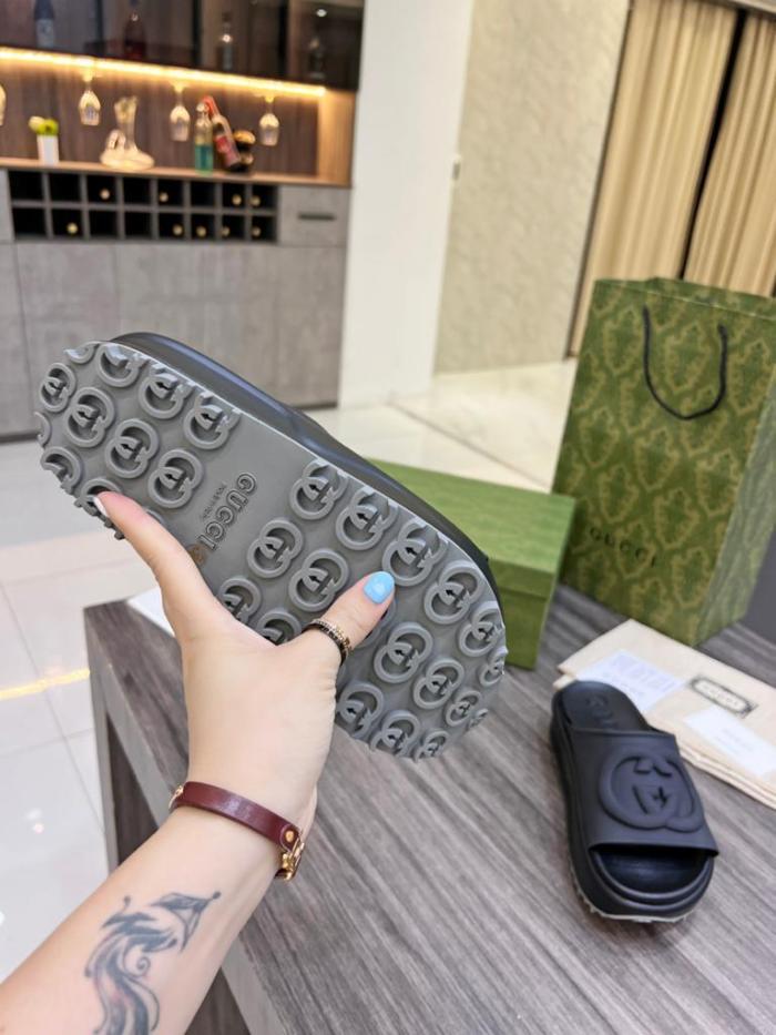 GUCCI Flip-flops Women's