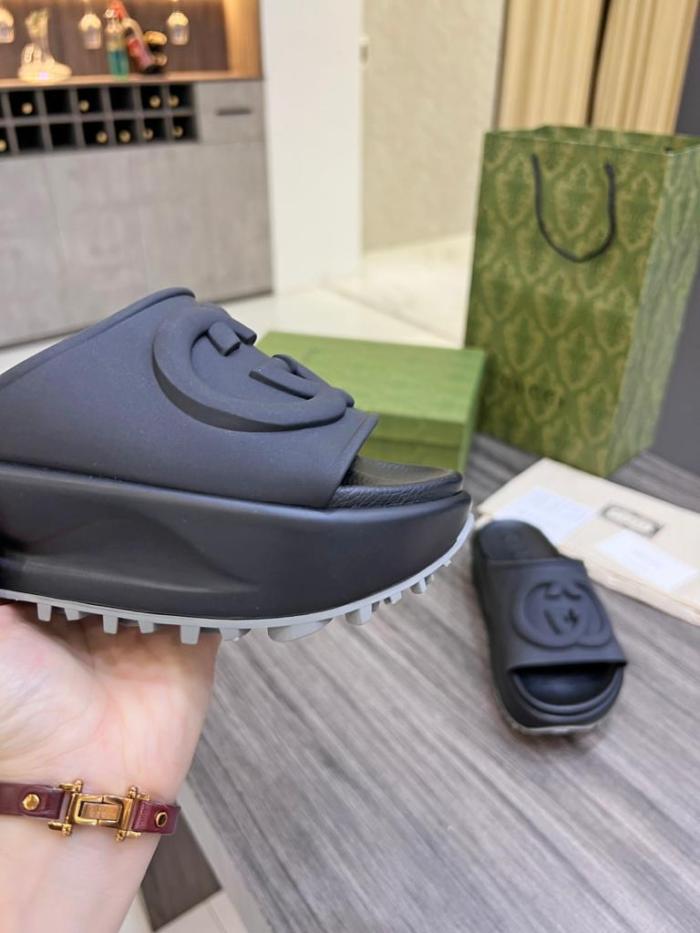 GUCCI Flip-flops Women's