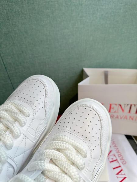 Valentino Garavani ONE STUD XL Low-Top Sneaker White
