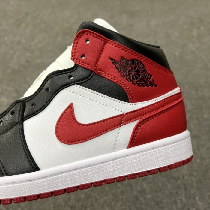 Jordan 1 Mid Alternate Bred Toe (W)