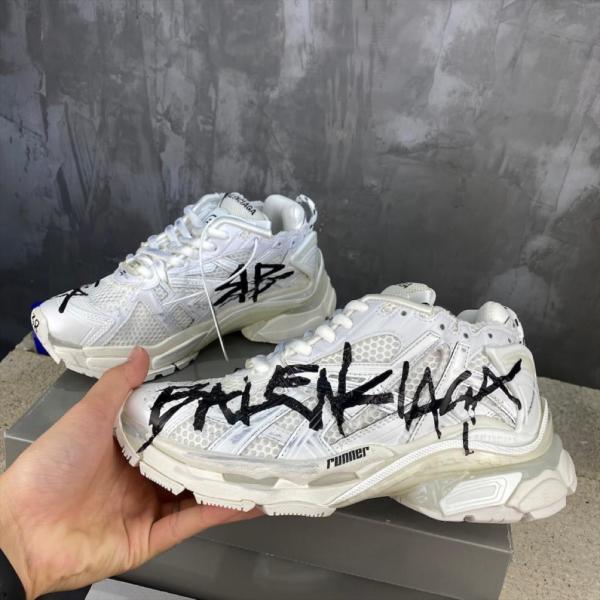 Balenciaga Runner Graffiti White