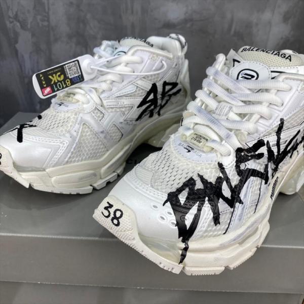 Balenciaga Runner Graffiti White