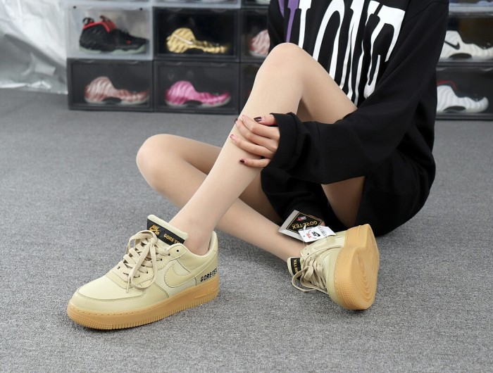 Nike Air Force 1 Low Gore-Tex Team Gold Khaki