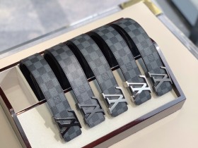 Louis Vuitton Belt 15 (width 4cm)