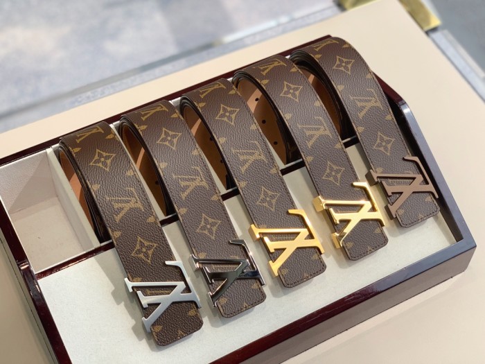 Louis Vuitton Belt 15 (width 4cm)