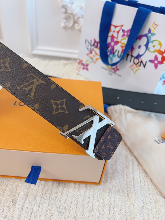 Louis Vuitton Belt 21 (width 4cm)