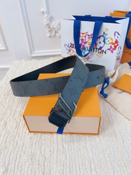 Louis Vuitton Belt 20 (width 4cm)
