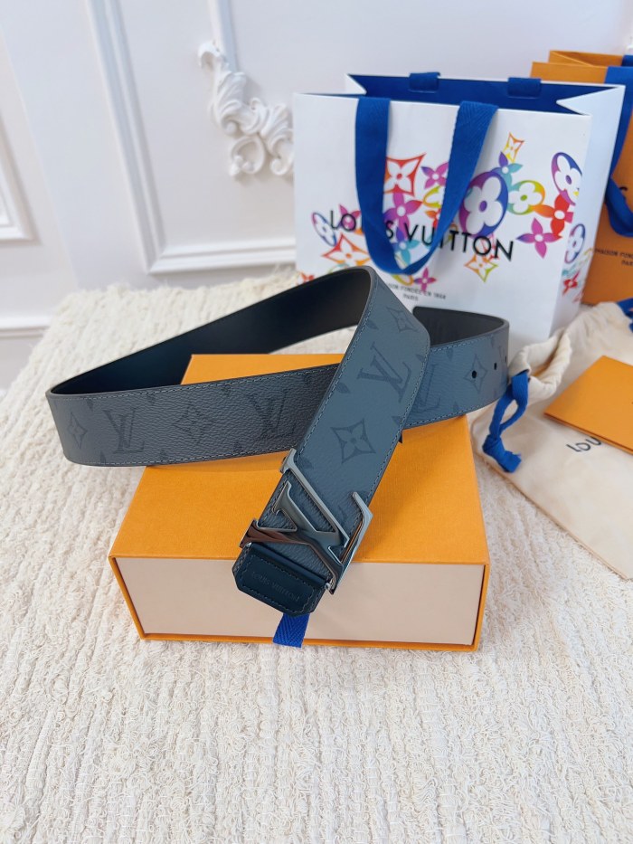 Louis Vuitton Belt 20 (width 4cm)