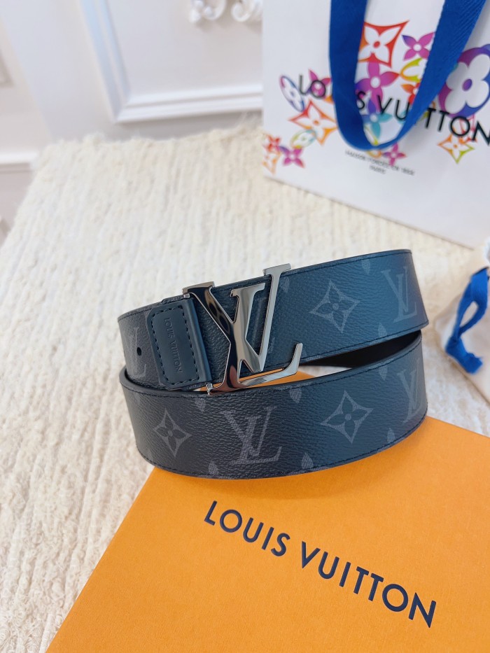 Louis Vuitton Belt 18 (width 4cm)