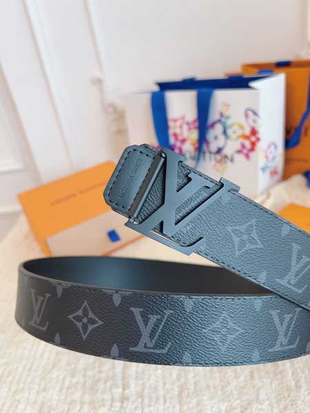 Louis Vuitton Belt 17 (width 4cm)