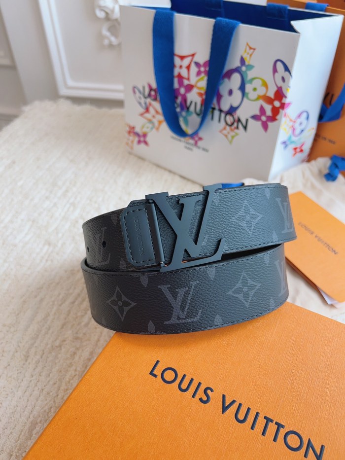 Louis Vuitton Belt 17 (width 4cm)