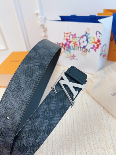 Louis Vuitton Belt 24 (width 4cm)