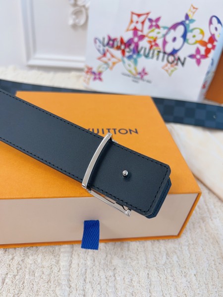 Louis Vuitton Belt 24 (width 4cm)