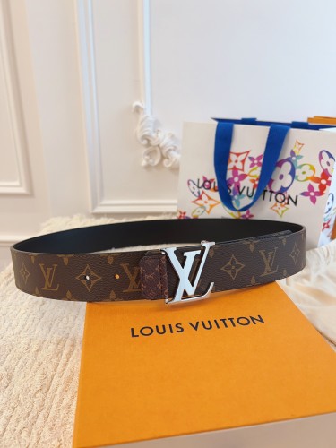 Louis Vuitton Belt 21 (width 4cm)