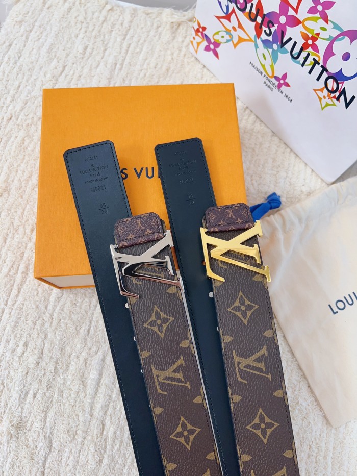 Louis Vuitton Belt 22 (width 4cm)