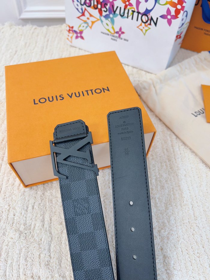 Louis Vuitton Belt 23 (width 4cm)