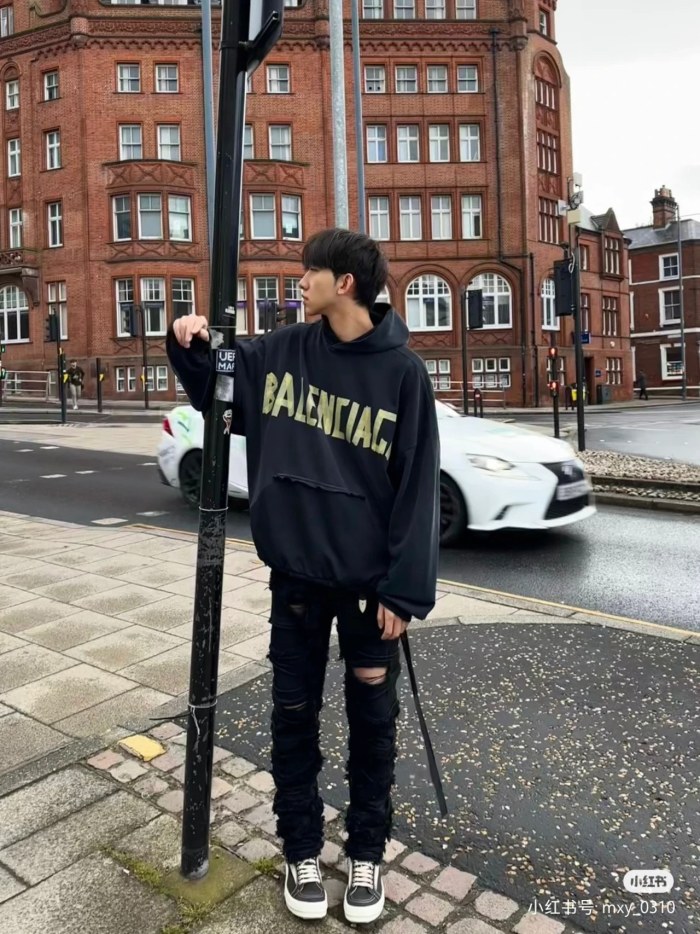 Clothes Balenciaga 526