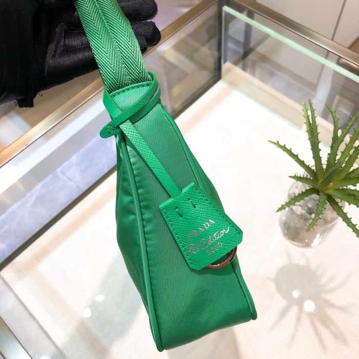 handbags prada Hobo 1NE515 Re-edition 2000    Size:22*17*6