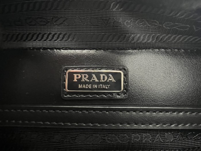 Handbags Prada 2VH070-789-F0002-V-EMP size 19*5.5*12.5 cm