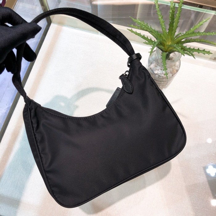 handbags prada Hobo 1NE515 Re-edition 2000   Size:22*17*6