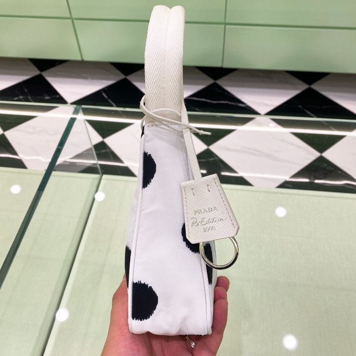 handbags prada Hobo 1NE515 re-edition 2000   Size:22*17*6