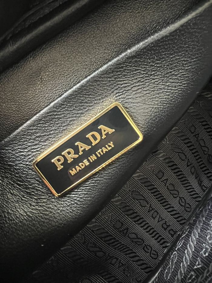 PRADA Soft Sheep Leather Crossbody Bag Shoulder Bag Women's Black 1BH197_2DF0_F0002_V_OVM size 22*7*11 cm