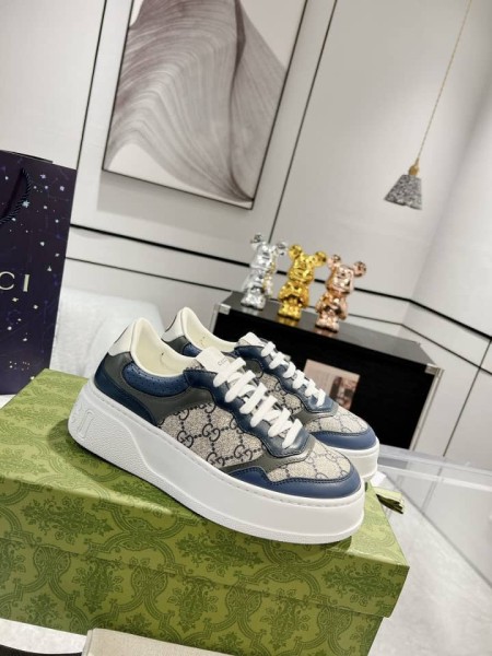 GUCCI GG Supreme Sneakers Blue