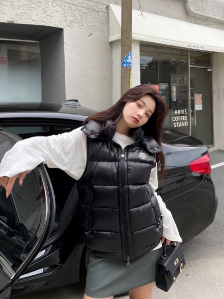 Moncler Bormes Down Vest