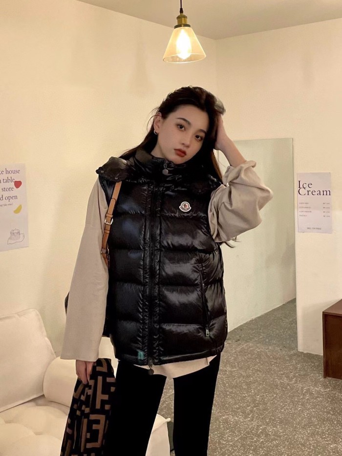 Moncler Bormes Down Vest