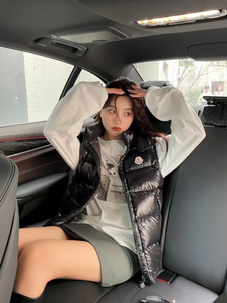 Moncler Bormes Down Vest