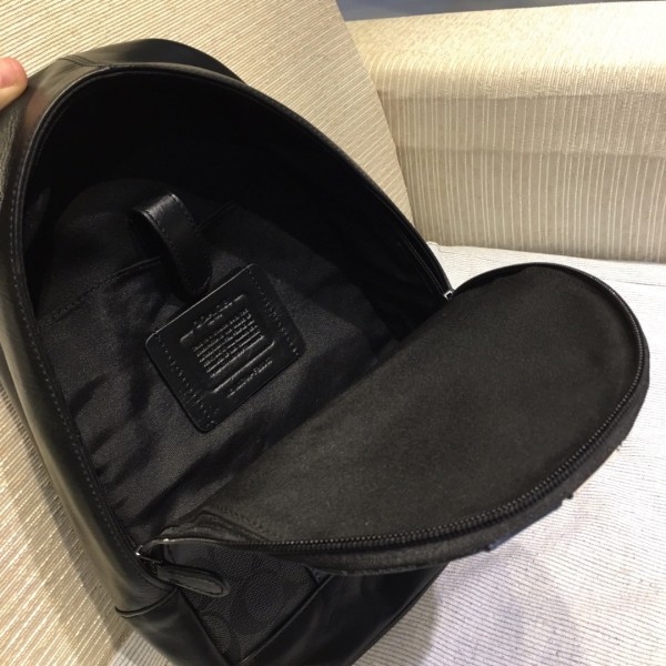 Coach 26067  size:20*33*7