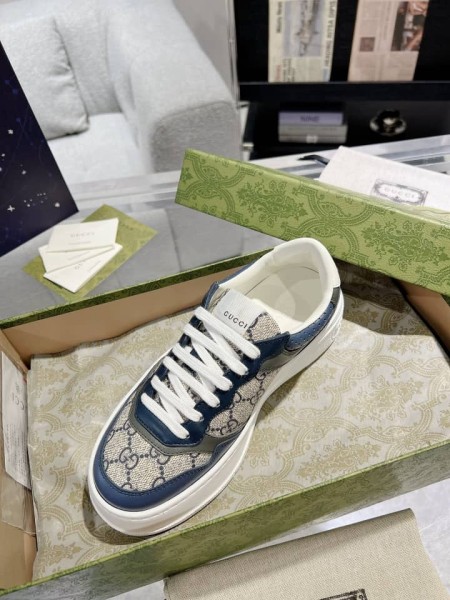 GUCCI GG Supreme Sneakers Blue