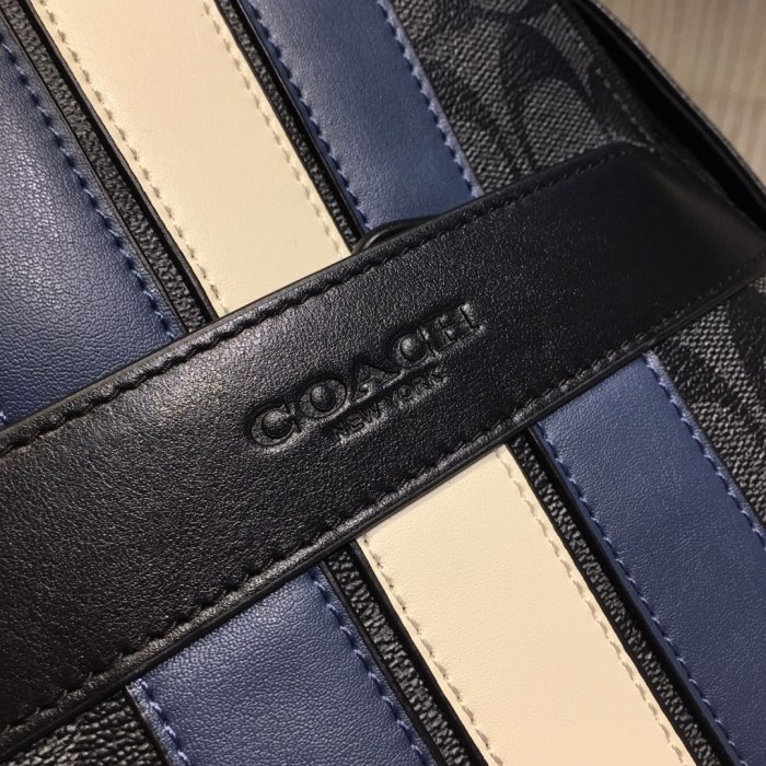 Coach 26067  size:20*33*7