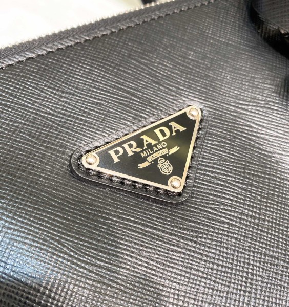 handbags prada 2VG061  size：39*29*9cm 
