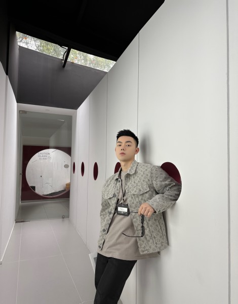 Clothes LOUIS VUITTON 852