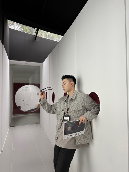 Clothes LOUIS VUITTON 852