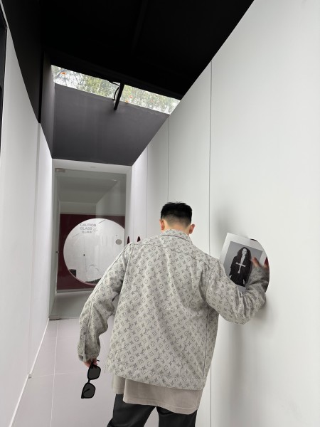 Clothes LOUIS VUITTON 852