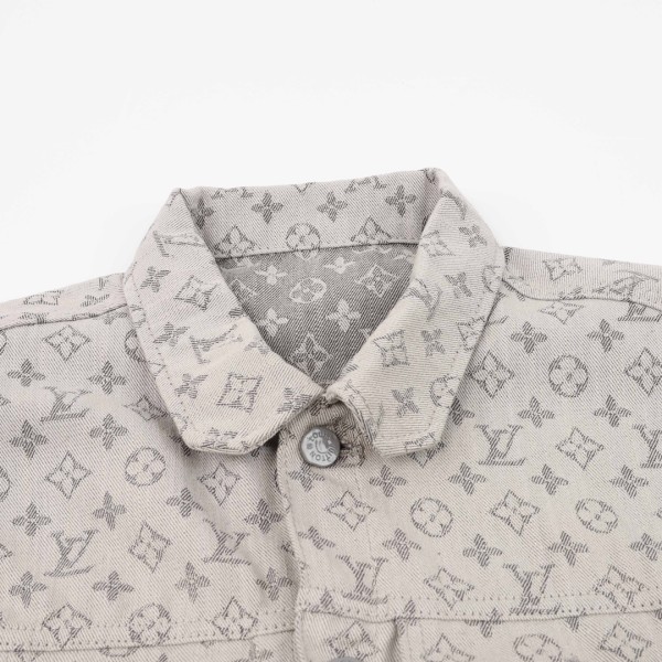 Clothes LOUIS VUITTON 852
