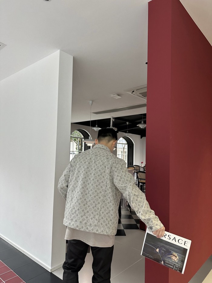 Clothes LOUIS VUITTON 852