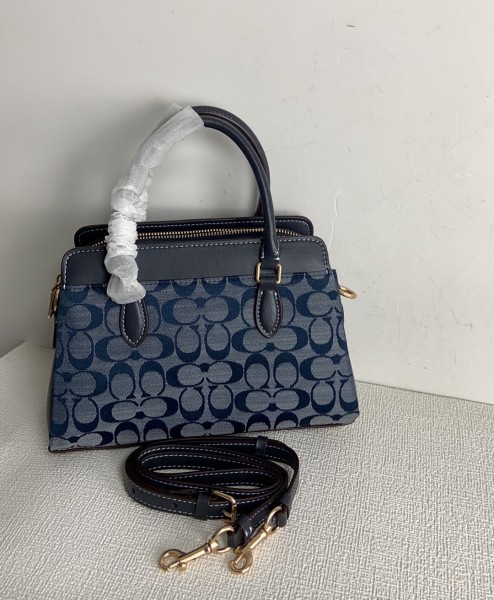 Coach CH859  size:26*17*11