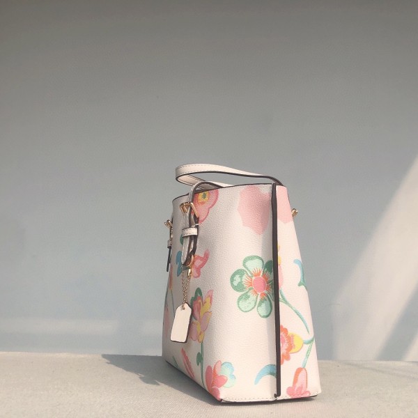 Coach C8217 size:25*19*11cm