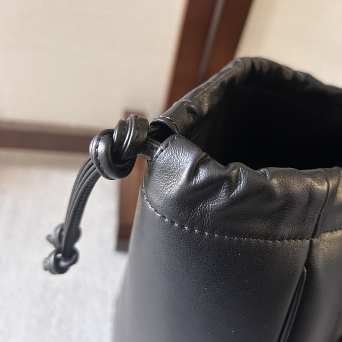  Handbags CELIN CABAS TRIOMPHE 199973 size:44 * 28 *18 cm