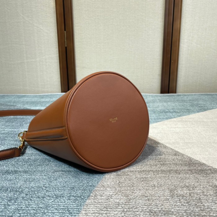 Handbags CELIN TEEN BUCKET 16 197573   size:16 X 18 X 16 cm