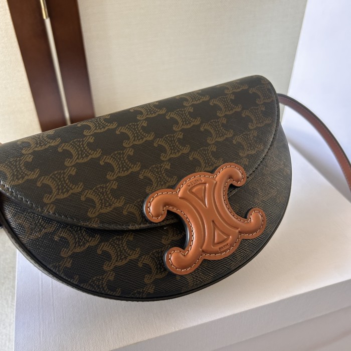  Handbags CELIN 111233. size:23×13.5×6cm