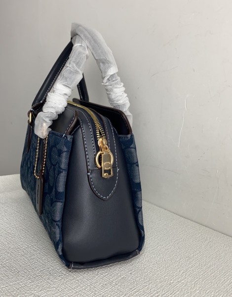 Coach CH859  size:26*17*11