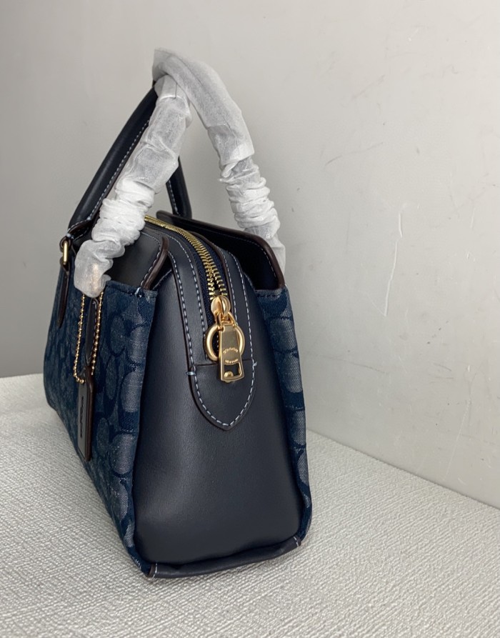 Coach CH859  size:26*17*11