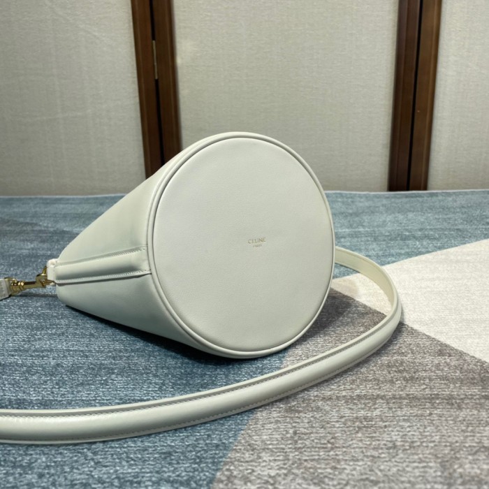  Handbags CELIN TEEN BUCKET 16 197573  size:16 X 18 X 16 cm